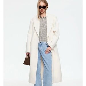 Lioness Olsen Coat in Cream